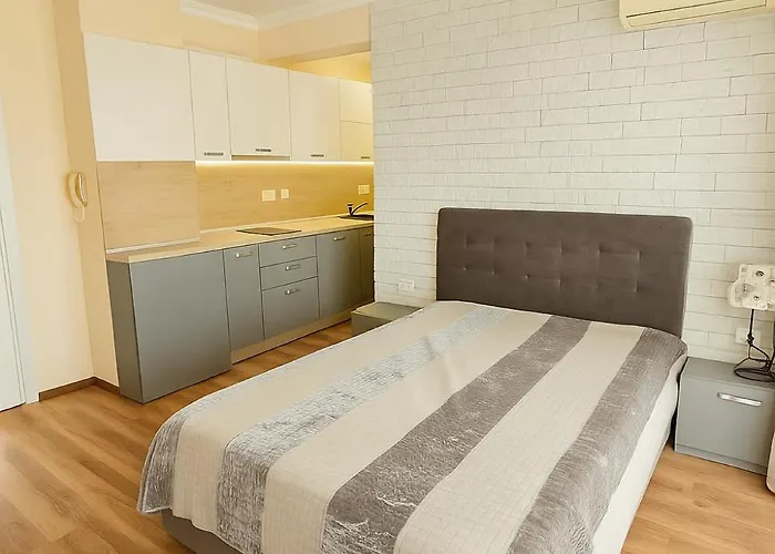 Marvel Delux Private